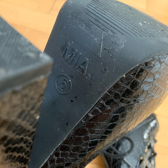 ⭐️HOST PICK⭐️ [6]👡MIA caged platform heels - Picture 8 of 9